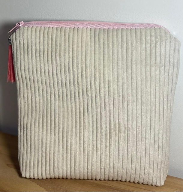 Petite pochette – Imperméable et doublée, avec fermeture éclair - 18x18cm