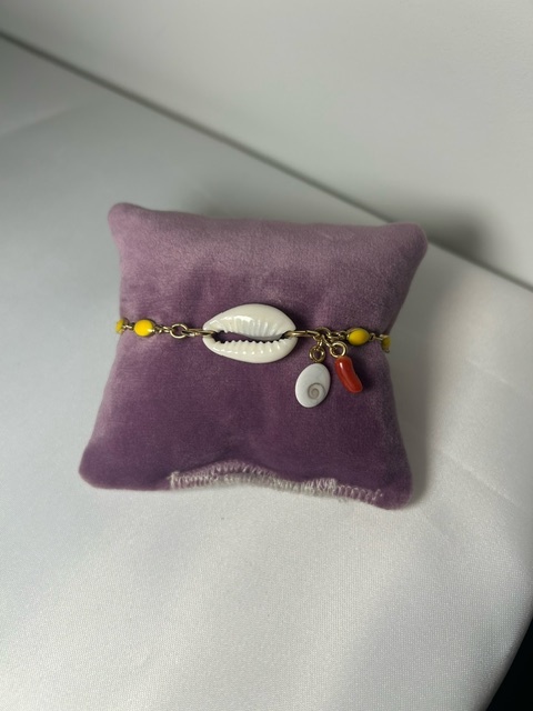 Bracelet cauris avec perles en céramique