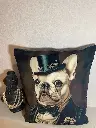 Coussins Gentleman Bouledogue Blanc en Velours Ras – Élégance et Style Original