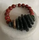 Bracelet grosses perles de corail gorgone et galets de serpentine Corse – Taille 15 ou 21 