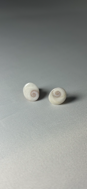 Boucles d'oreilles pin's en plaqué or avec œil de Sainte Lucie ~2,5cm