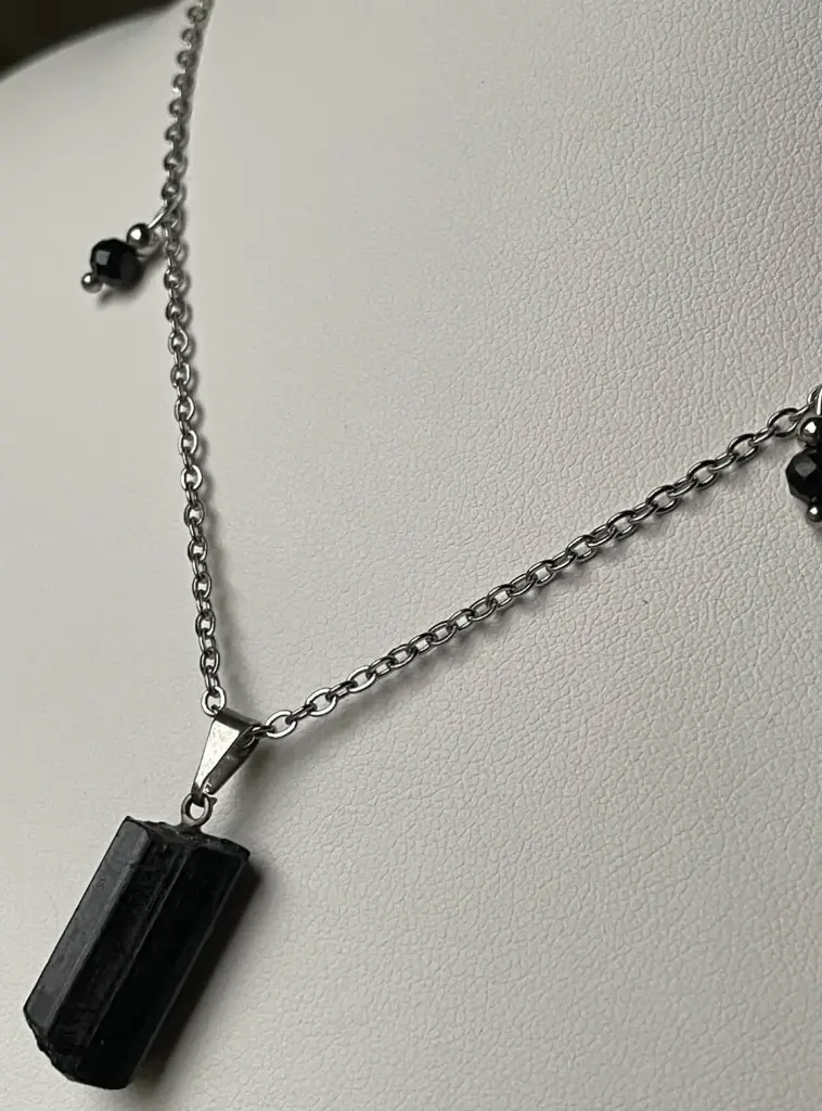 Chaînes en acier inoxydable argenté et pendentif en pierre naturelle