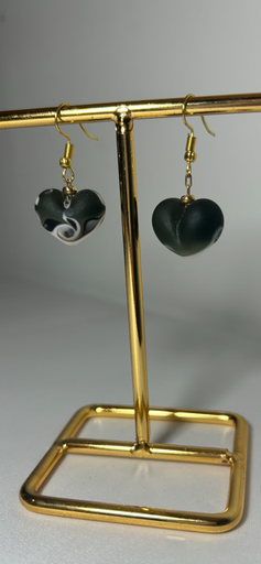 Boucles d'oreilles en plaqué or, cœur en verre de Murano vert foncé et blanc ~3cm