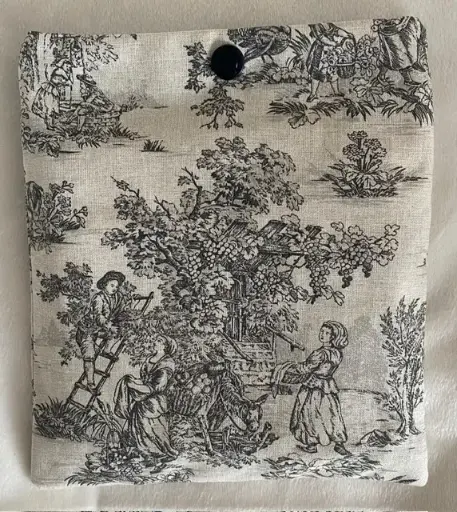 Lot de 7 lingettes démaquillantes imprimées Toile de Jouy noir et éponge de bambou