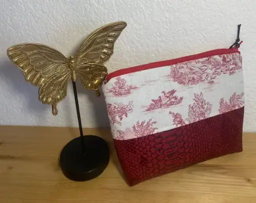 Pochette élégante en toile de Jouy et similicuir rouge 