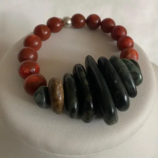 Bracelet grosses perles de corail gorgone et galets de serpentine Corse – Taille 15 ou 21 