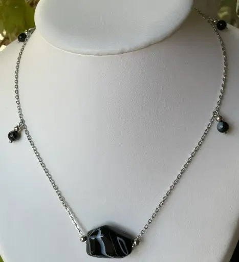 Chaînes en acier inoxydable argenté et pendentif en pierre naturelle