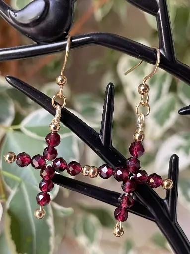 Boucles d’oreilles en Croix avec perles en pierres naturelles
