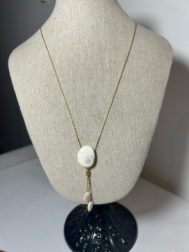 Collier chaîne en plaqué or avec un œil de Sainte Lucie et deux pendentifs œil de Sainte Lucie