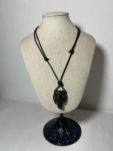Collier en cuir réglable avec nœud coulissant et trois serpentines corses ~60cm